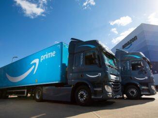 DAF-delivers-five-CF-Electric-trucks-to-Amazon-UK-01-326x245